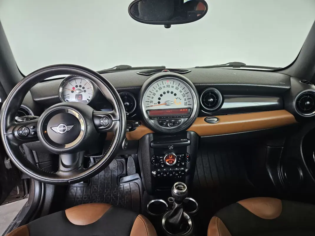MINI Cooper 2012 - 9750 EUR, 174000 km - AUTO.MOTO.pt - 174000km - foto 11 de 12