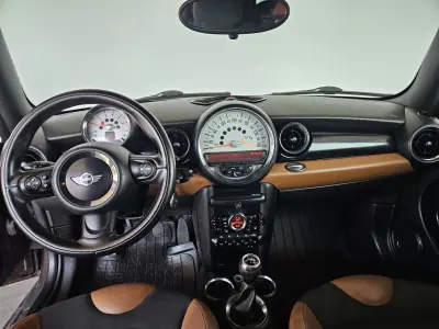 MINI Cooper 2012 - 9750 EUR, 174000 km - AUTO.MOTO.pt - 174000km - foto 11 de 12