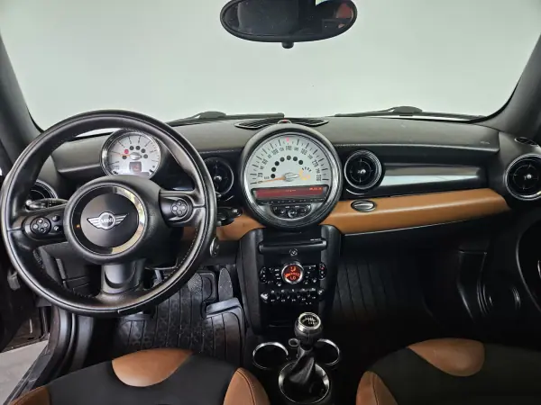 MINI Cooper 2012 - 9750 EUR, 174000 km - AUTO.MOTO.pt - 174000km - foto 11 de 12