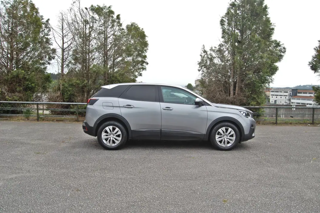 Peugeot 3008 2016 - 14750 EUR, 169391 km - AUTO.MOTO.pt - 169391km - foto 3 de 10
