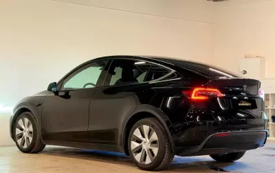 Tesla Model Y 2022 - 35990 EUR, 89658 km - AUTO.MOTO.pt - 89658km - foto 5 de 17