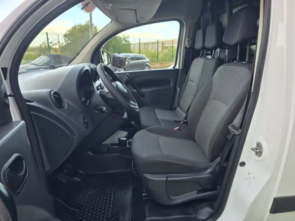 Mercedes-Benz Citan 2020 - 13450 EUR, 121000 km - AUTO.MOTO.pt - 121000km - foto 8 de 10