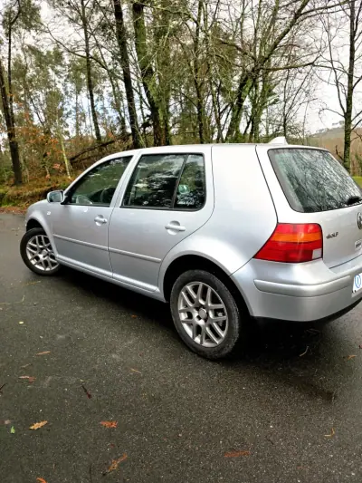 Volkswagen Golf 2001 - 4990 EUR, 358400 km - AUTO.MOTO.pt - 358400km - foto 11 de 23