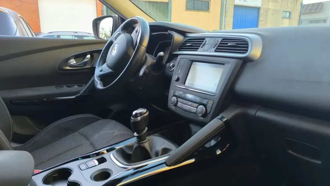 Renault Kadjar 2017 - 12500 EUR, 93000 km - 93000km - foto 12 de 15