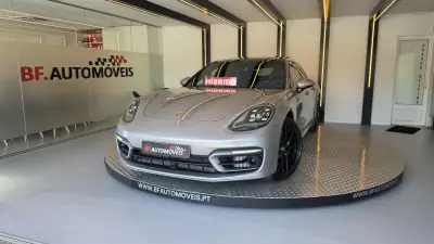 Porsche Panamera 2023 - 97500 EUR, 25369 km - AUTO.MOTO.pt - 25369km - foto 10 de 53