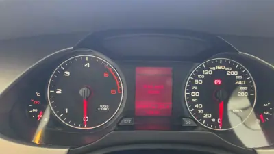 Audi A4 2009 - 9900 EUR, 305847 km - AUTO.MOTO.pt - 305847km - foto 41 de 57