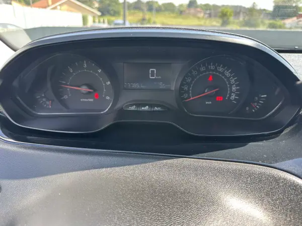 Peugeot 2015 - 6900 EUR, 230000 km - AUTO.MOTO.pt - 230000km - foto 31 de 40