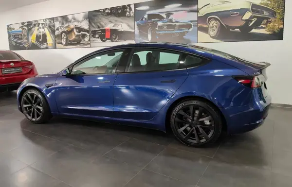 Tesla Model 3 2021 - 25990 EUR, 100000 km - AUTO.MOTO.pt - 100000km - foto 27 de 46