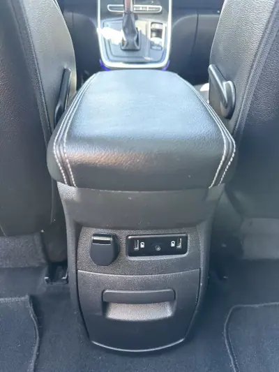 Renault Scénic 2016 - 10900 EUR, 220000 km - AUTO.MOTO.pt - 220000km - foto 53 de 66