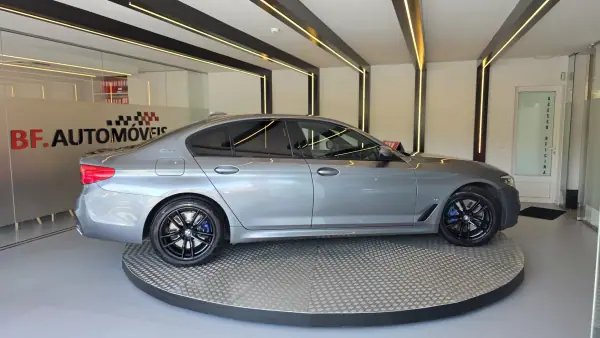 BMW 530 2019 - 19900 EUR, 298200 km - AUTO.MOTO.pt - 298200km - foto 8 de 57