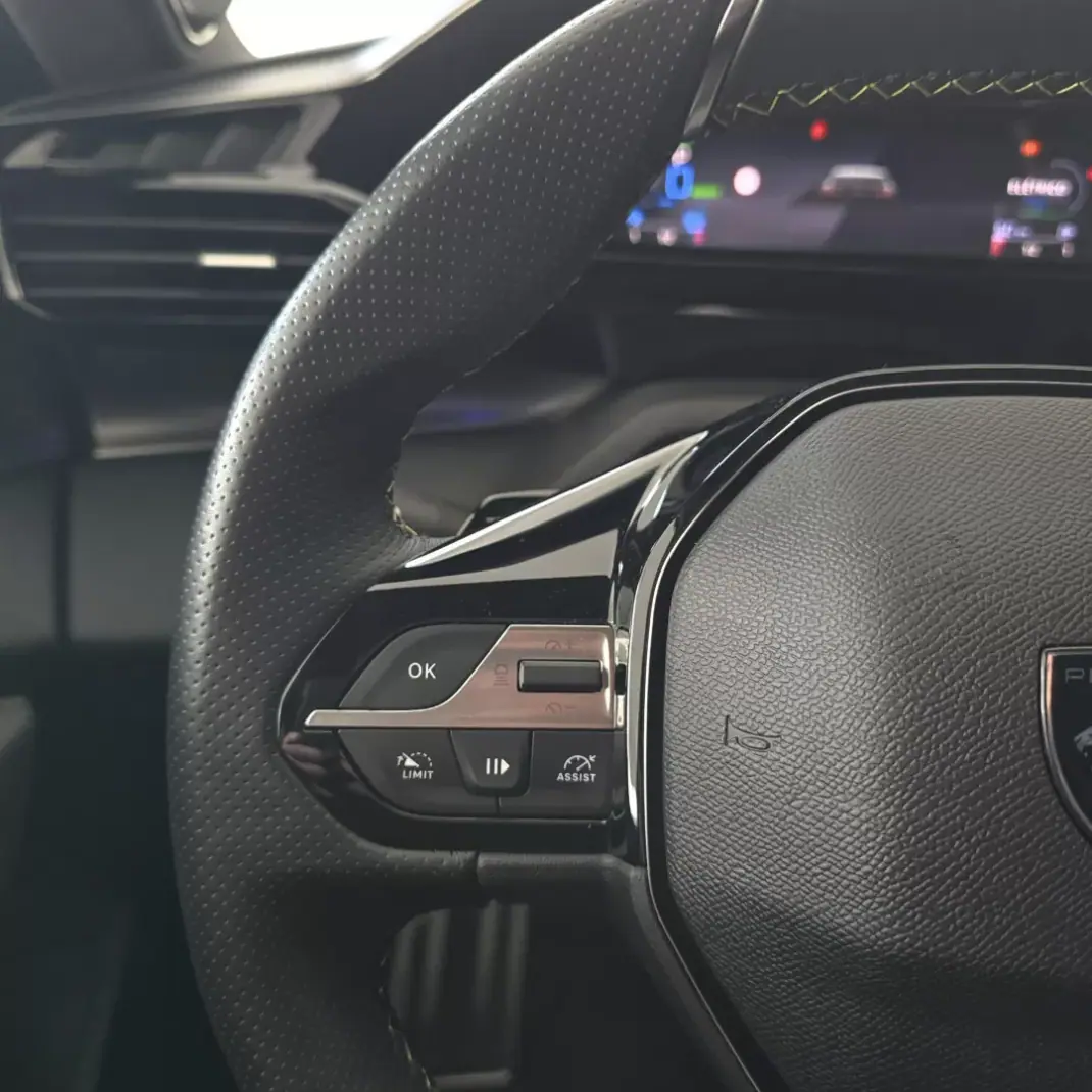 Peugeot 408 2024 - 34850 EUR, 40214 km - AUTO.MOTO.pt - 40214km - foto 23 de 32