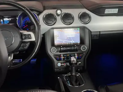 Ford Mustang 2015 - 39990 EUR, 71730 km - AUTO.MOTO.pt - 71730km - foto 21 de 26