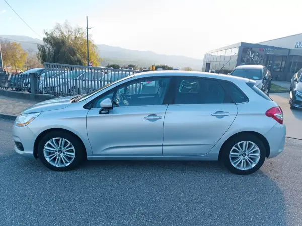 Citroën C4 2015 - 10500 EUR, 53000 km - AUTO.MOTO.pt - 53000km - foto 15 de 37