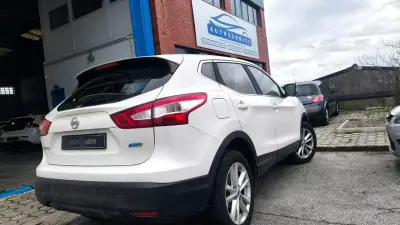 Nissan Qashqai 2015 - 11500 EUR, 190000 km - AUTO.MOTO.pt - 190000km - foto 12 de 21