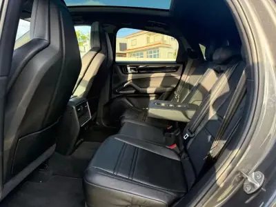Porsche Cayenne Coupé 2021 - 64999 EUR, 119000 km - AUTO.MOTO.pt - 119000km - foto 16 de 37