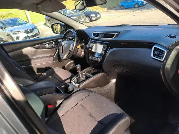 Nissan Qashqai 2014 - 12950 EUR, 150000 km - AUTO.MOTO.pt - 150000km - foto 24 de 25