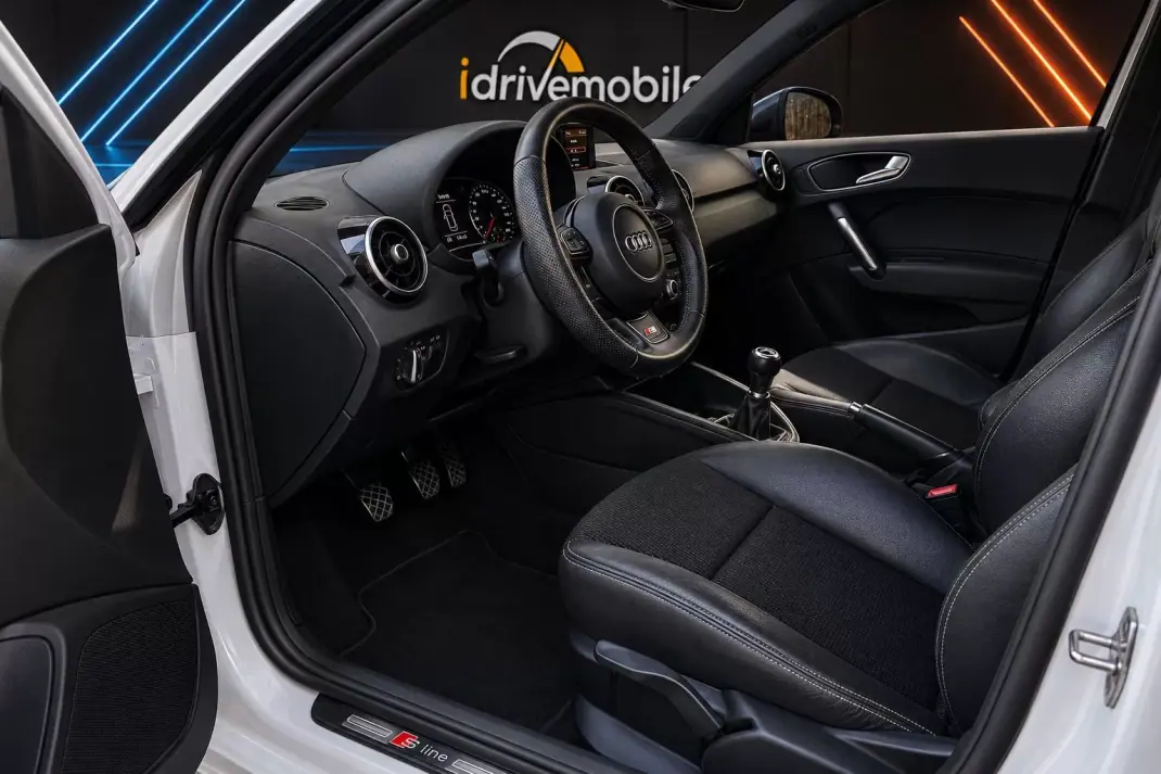 Audi A1 Sportback 2013 - 10900 EUR, 138900 km - 138900km - foto 21 de 24