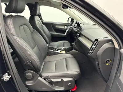 Volvo XC 40 2021 - 27990 EUR, 85029 km - AUTO.MOTO.pt - 85029km - foto 8 de 13