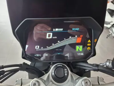 BMW F 900 R 2024 - 9750 EUR, 6500 km - AUTO.MOTO.pt - 6500km - foto 13 de 17