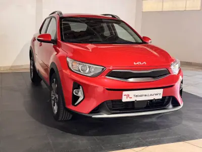 Kia Stonic 2025 - 20500 EUR, 17564 km - AUTO.MOTO.pt - 17564km - foto 3 de 22