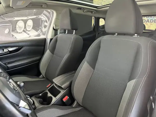 Nissan Qashqai 2019 - 18900 EUR, 106352 km - AUTO.MOTO.pt - 106352km - foto 7 de 22