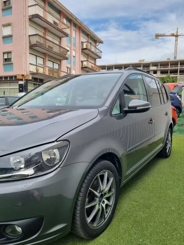 Volkswagen Touran 2014 - 14750 EUR, 122000 km - AUTO.MOTO.pt - 122000km - foto 6 de 17