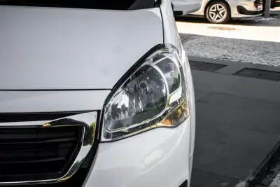 Peugeot Partner 2018 - 9900 EUR, 192545 km - AUTO.MOTO.pt - 192545km - foto 5 de 24