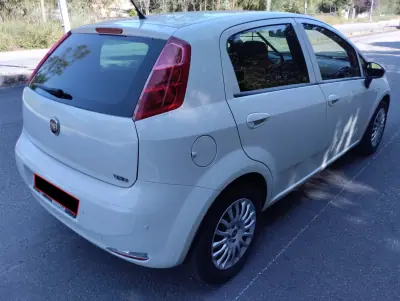 Fiat PUNTO 2019 - 7999 EUR, 180000 km - AUTO.MOTO.pt - 180000km - foto 7 de 27