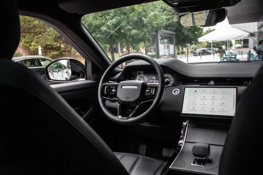 Land Rover Range Rover Evoque 2025 - 48990 EUR, 16300 km - 16300km - foto 29 de 39