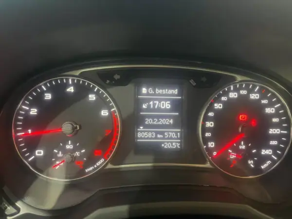 Audi A1 Sportback 2018 - 15750 EUR, 80000 km - AUTO.MOTO.pt - 80000km - foto 39 de 48