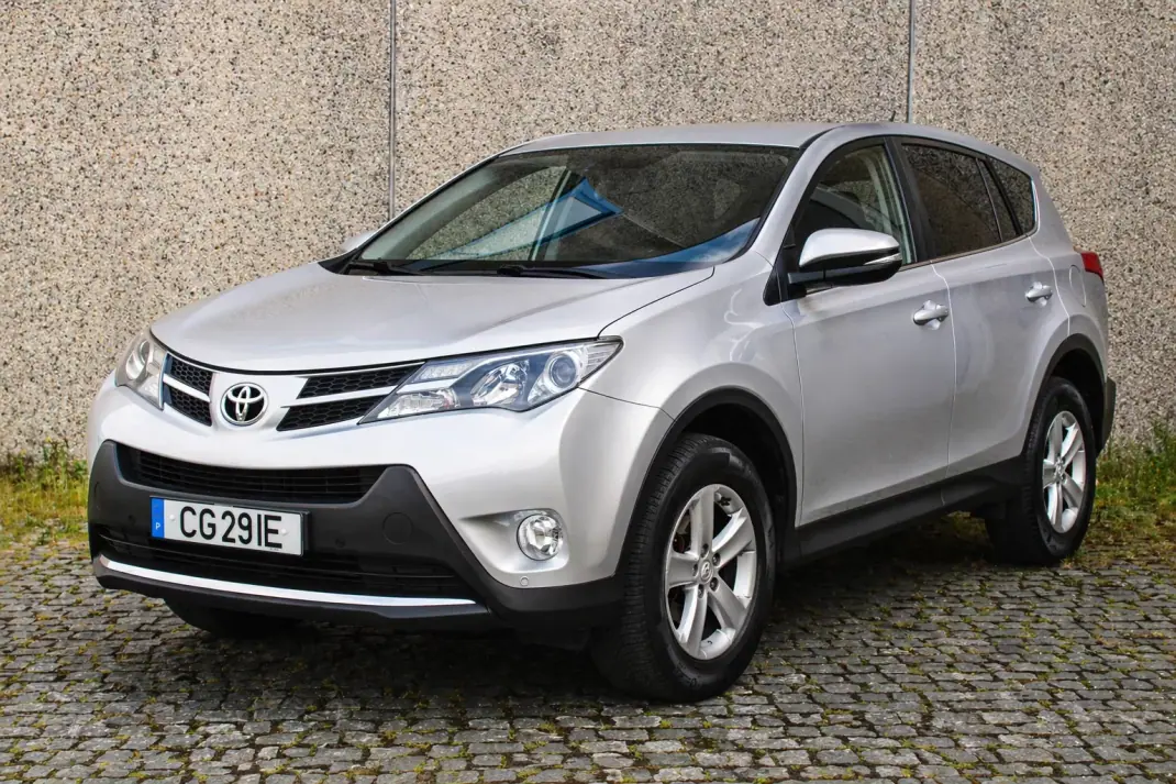 Toyota RAV4 2013 - 16250 EUR, 182522 km - AUTO.MOTO.pt - 182522km - foto 3 de 36