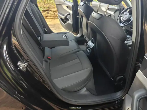 Audi A4 Avant 2019 - 23990 EUR, 79500 km - 79500km - foto 16 de 46