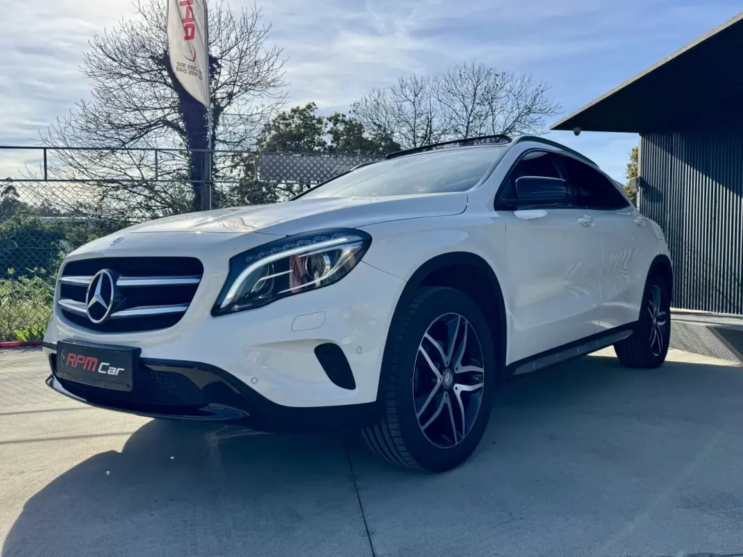 Mercedes-Benz GLA 180 2016 - 17999 EUR, 180000 km - AUTO.MOTO.pt - 180000km - foto 1 de 24