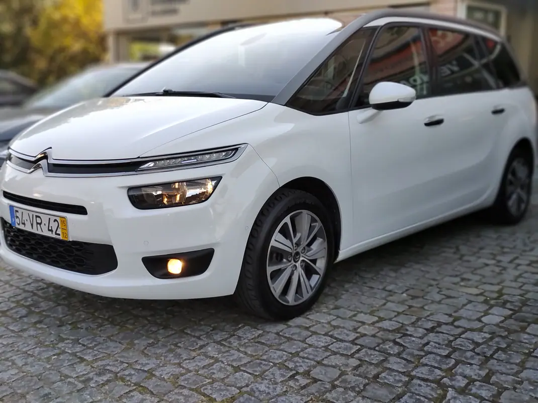 Citroën C4 Grand Picasso 2015 - 10500 EUR, 185000 km - AUTO.MOTO.pt - 185000km - foto 4 de 15