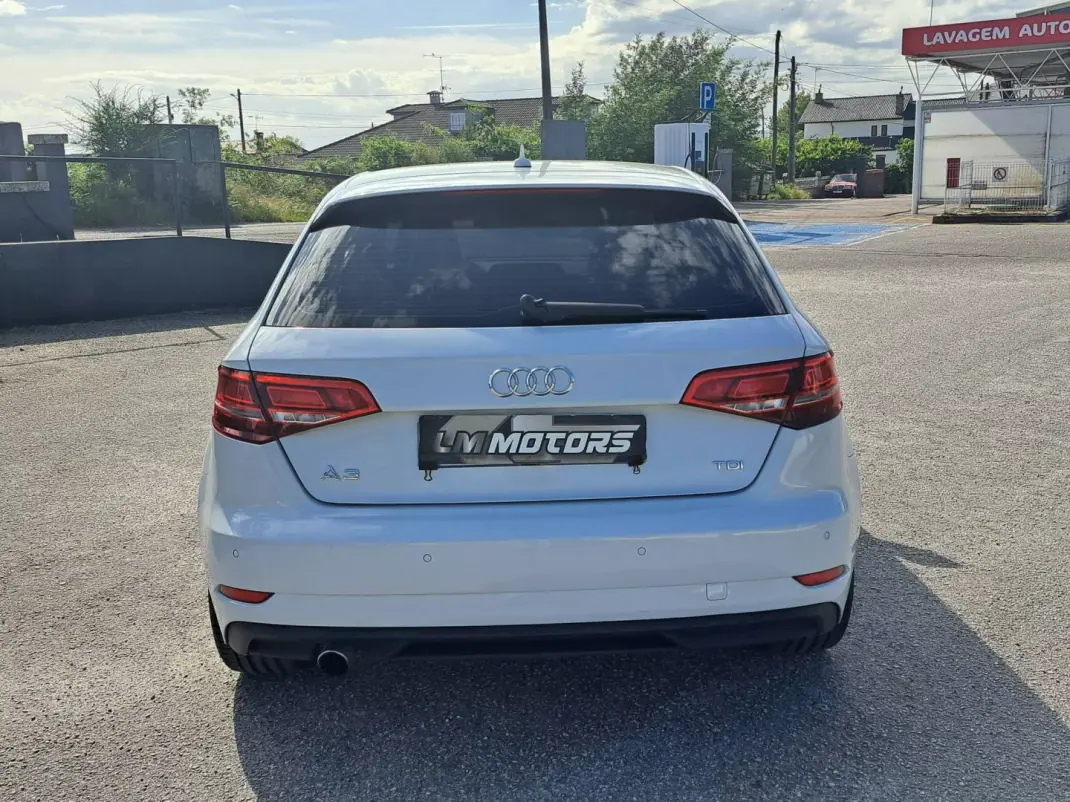 Audi A3 Sportback 2016 - 12900 EUR, 231290 km - AUTO.MOTO.pt - 231290km - foto 8 de 45
