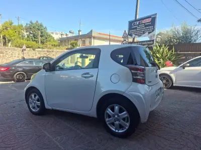Toyota iQ 2009 - 7900 EUR, 156884 km - 156884km - foto 11 de 27
