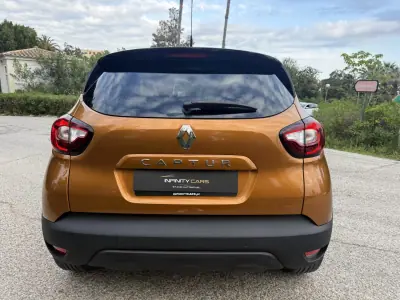 Renault Captur 2019 - 13999 EUR, 60000 km - AUTO.MOTO.pt - 60000km - foto 6 de 11