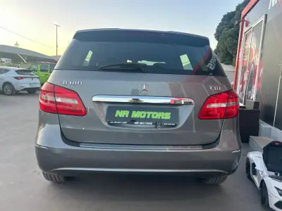 Mercedes-Benz B 180 2013 - 9947 EUR, 239000 km - AUTO.MOTO.pt - 239000km - foto 7 de 23