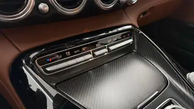 Mercedes-Benz AMG GT 2017 - 115000 EUR, 18740 km - AUTO.MOTO.pt - 18740km - foto 34 de 43