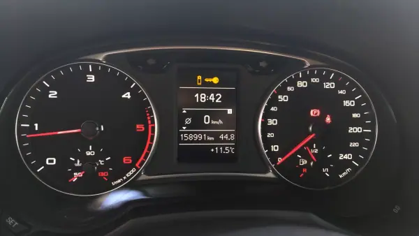 Audi A1 Sportback 2014 - 10999 EUR, 159000 km - AUTO.MOTO.pt - 159000km - foto 24 de 37