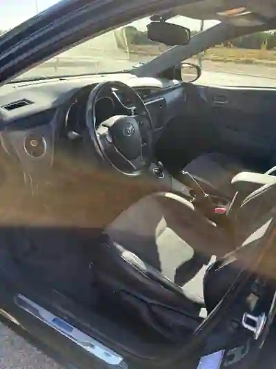 Toyota Auris Touring Sports 2016 — foto 6 de 14