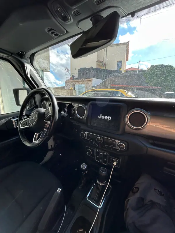 Jeep WRANGLER UNLIMITED SAHARA 4X4 2019 - 49500 EUR, 93000 km - AUTO.MOTO.pt - 93000km - foto 8 de 15