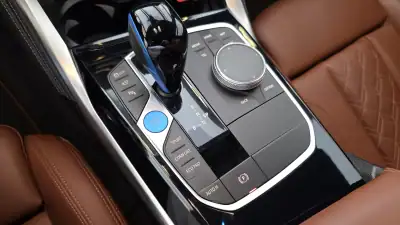 BMW i4 2022 - 55900 EUR, 33929 km - AUTO.MOTO.pt - 33929km - foto 50 de 65