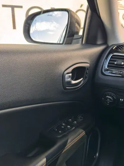 Jeep Compass 2018 - 17900 EUR, 52967 km - AUTO.MOTO.pt - 52967km - foto 15 de 32