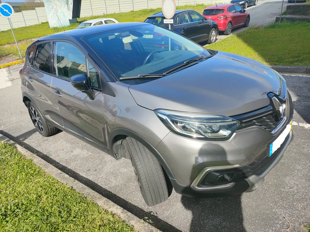 Renault Captur 2017 - 11000 EUR, 143000 km - AUTO.MOTO.pt - 143000km - foto 22 de 22