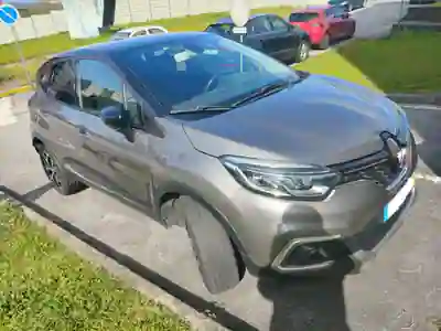Renault Captur 2017 - 11000 EUR, 143000 km - AUTO.MOTO.pt - 143000km - foto 22 de 22