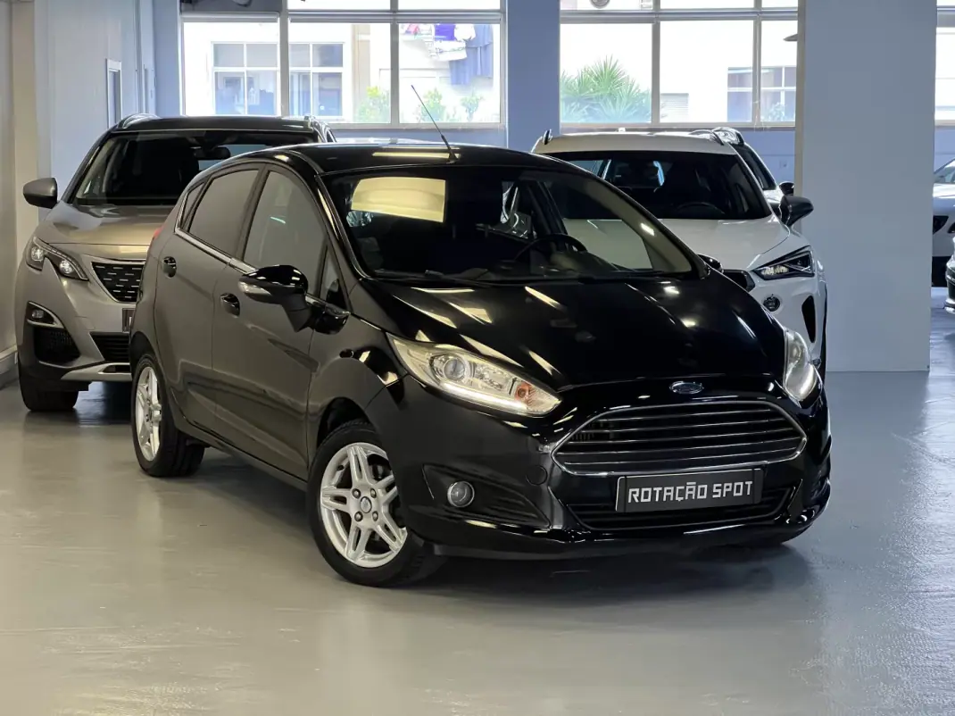 Ford Fiesta 2012 - 6490 EUR, 180000 km - AUTO.MOTO.pt - 180000km - foto 3 de 38
