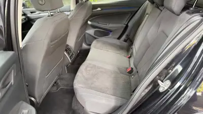 Volkswagen Golf 2021 - 21500 EUR, 96839 km - AUTO.MOTO.pt - 96839km - foto 17 de 38