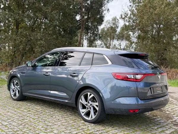 Renault Mégane 2019 - 15990 EUR, 167000 km - AUTO.MOTO.pt - 167000km - foto 2 de 21