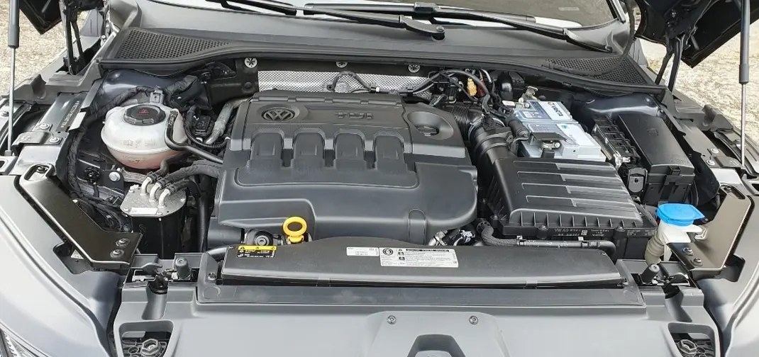 Volkswagen Arteon 2018 - 19800 EUR, 165000 km - AUTO.MOTO.pt - 165000km - foto 6 de 6